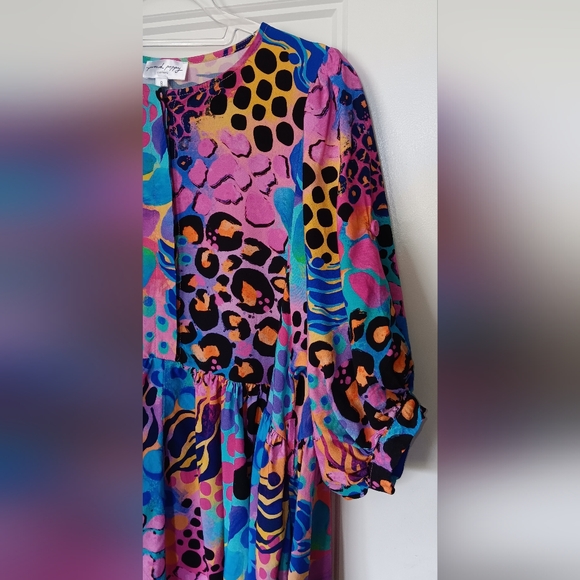 Proud Poppy Dress w/ Pockets & Adjustable Sleeve - Picture 9 of 14